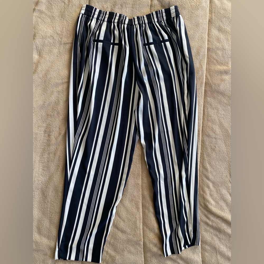 Pants with black and white stripes. Zara. Size XL.